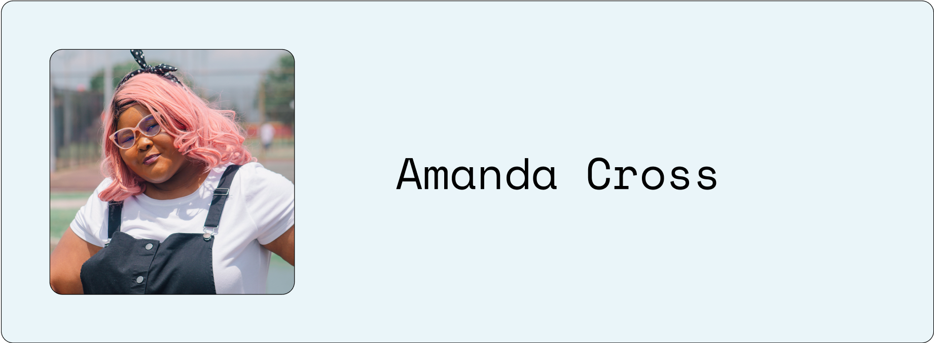 Amanda Cross headshot, freelance content writer for HR tech